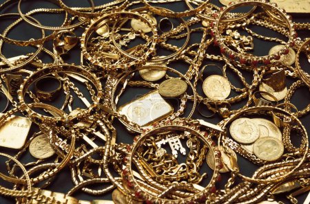 set of gold jewellery, india