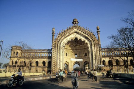 Téléchargez les photos : Rumi Darwaza, Lucknow, Uttar Pradesh, Inde - en image libre de droit