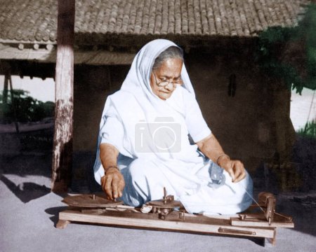 Téléchargez les photos : Kasturba Gandhi filature, Wardha, Maharashtra, Inde, Asie, 1938 - en image libre de droit