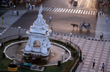 Téléchargez les photos : Fontaine Flora maintenant appelée Hutatma Chowk ; Fort ; Bombay mumbai maharashtra ; Inde - en image libre de droit