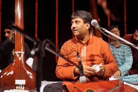 Téléchargez les photos : Ustad Rashid Khan Musicien indien classique Mumbai Maharashtra Inde Asie - en image libre de droit