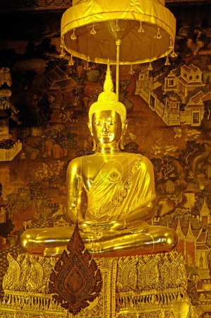Wat Phra Chetuphon monastère roi Rama un Chakri dynastie 16ème siècle plus grand temple en Thaïlande ; Bouddha principal ; Phra Pang Smadhi assis sur trois piédestal de pneu ; Thaïlande ; Asie du Sud-Est 