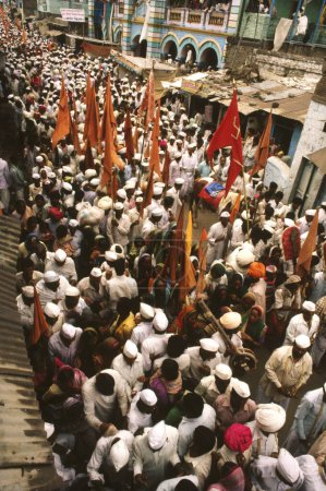 Téléchargez les photos : Pandharpur yatra procession, pandharpur, maharashtra, Inde - en image libre de droit