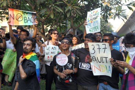 Foto de Lesbianas gay protestando contra Corte Suprema Maheshwari Udyan Matunga Mumbai Maharashtra India 15 diciembre 2013 - Imagen libre de derechos