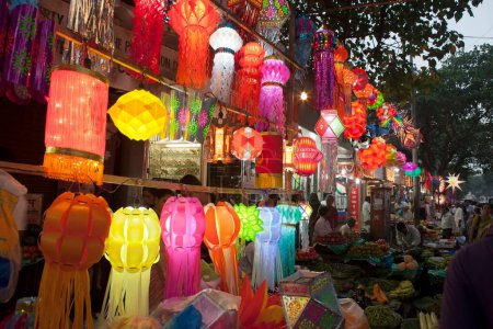 Téléchargez les photos : Lanternes diwali colorées Mumbai Maharashtra Inde Asie - en image libre de droit