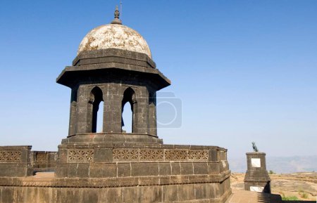 Samadhi de chhatrapati shivaji maharaj en el fuerte Raigad; Maharashtra; India