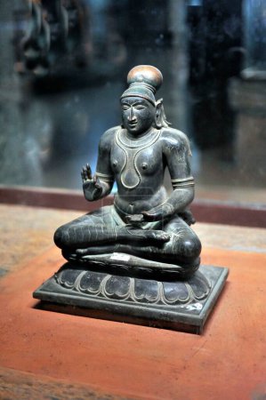 Téléchargez les photos : Statue en bronze de l'homme chola dynastie dans meenakshi temple madurai tamilnadu Inde Asie - en image libre de droit