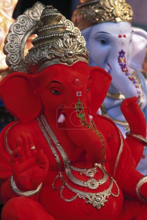Téléchargez les photos : Idole de seigneur ganesh (dieu tête d'éléphant), Festival Ganesh ganpati - en image libre de droit