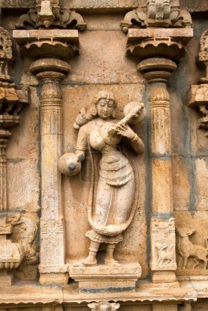 Téléchargez les photos : Statue au temple Venugopala dans le temple sri ranganatha, Srirangam, Tiruchchirappalli, Tamil Nadu, Inde - en image libre de droit