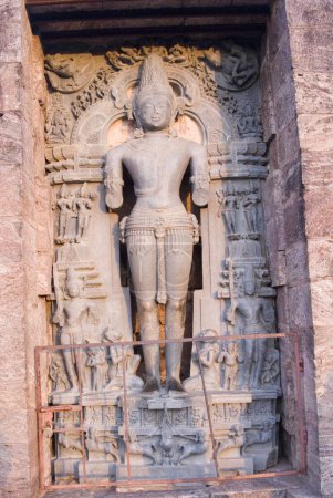 Téléchargez les photos : Statue du dieu Vedic Sun Surya ou Arka d'humeur moelleuse sculptée sur le mur du temple Sun représente coucher de soleil et face à l'ouest monument du patrimoine mondial ; Konarak ; Orissa ; Inde - en image libre de droit