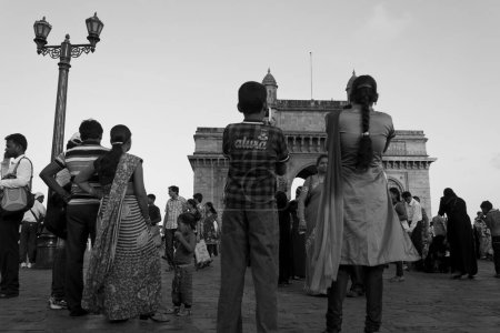 Téléchargez les photos : Porte de l'Inde Apollo Bunder Colaba Mumbai Maharashtra Inde Asie Juin 2012 - en image libre de droit