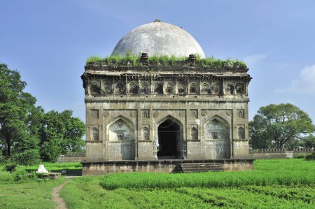 Ahmad nizam shah tomb in baag roza ahmadnagar Maharashtra India Asia