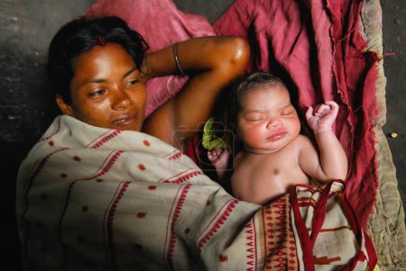 Foto de Ho tribus madre con bebé, Chakradharpur, Jharkhand, India - Imagen libre de derechos