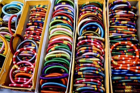 Téléchargez les photos : Bracelets colorés rajasthan Inde Asie - en image libre de droit