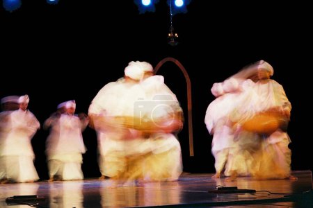 Téléchargez les photos : Danseuse folklorique indienne de Ghanakanta Bora, interprétant une SATTRIYA Assamese Dance en solo, Assam, Inde - en image libre de droit