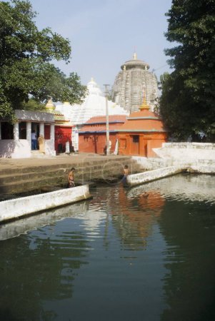 Téléchargez les photos : XIe siècle Temple de Brahmeshwar dédié au seigneur Shiva considéré comme le premier exemple de l'architecture Orissan à Bhubaneshwar, Orissa, Inde - en image libre de droit