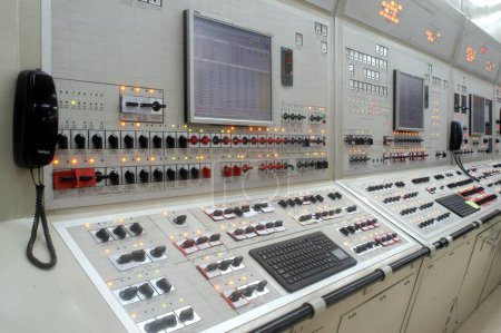 Blick in den Kontrollraum des Atomkraftwerks Tarapur Block 3 & 4; in Tarapur; Bombay Mumbai; Maharashtra; Indien