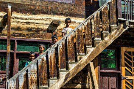 Téléchargez les photos : Enfants du Cachemire, village de Cheikhpura Chorwan, Cachemire, Inde, Asie - en image libre de droit