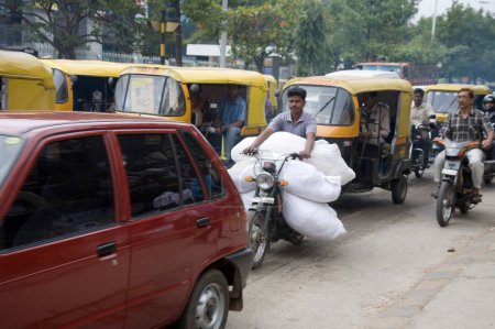 Téléchargez les photos : Embarras sur M G Road Bangalore, Karnataka, Inde - en image libre de droit
