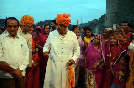 Téléchargez les photos : Gaj Singh et Mahapaur Ghanshyam Ojha, festival gangaur jodhpur rajasthan, Inde, Asie - en image libre de droit