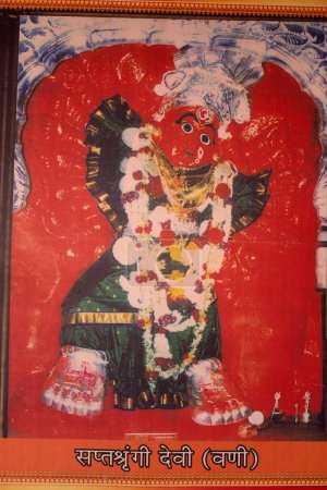 Procesión de la diosa Saptashrungi para celebrar el Festival Gudi Padva, Maharashtra India Asia