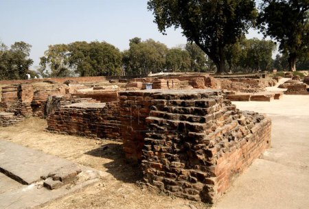 Las ruinas de Sarnath; donde el Señor Gautam Buda vivió cerca del Dhamekh Stupa Sarnath; Uttar Pradesh; India