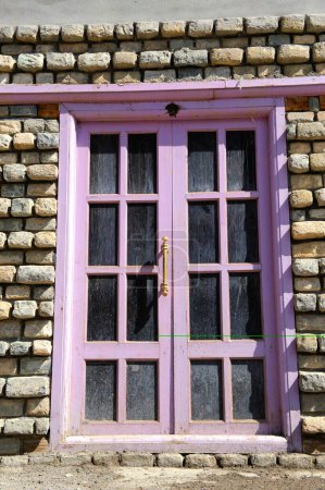 Glastür aus Holz, Kagbeni, Nepal