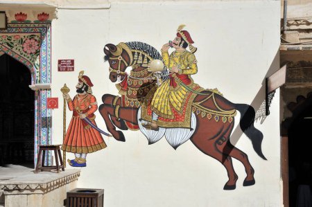Foto de Pintura mural de jinete ciudad palacio museo udaipur rajasthan india Asia - Imagen libre de derechos
