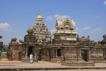 Téléchargez les photos : Temple Kailasanatha ; architecture du temple Dravidien ; période Pallava (VIIe - IXe siècle) ; quartier Kanchipuram ; état Tamilnadu ; Inde - en image libre de droit