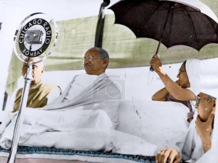 Foto de Sardar Vallabhbhai Patel, Mahatma Gandhi y Manibehn Patel, función pública, India, Asia, 1940 - Imagen libre de derechos