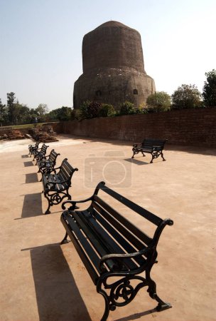 Dhamekh Stupa; El lugar donde el Señor Gautam Buddha pronunció su primer sermón; Sarnath; Uttar Pradesh; India