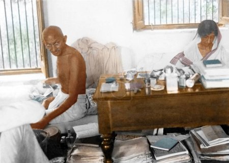 Téléchargez les photos : Mahatma Gandhi et Rajkumari Amrit Kaur, Wardha, Maharashtra, Inde, Asie, 1936 - en image libre de droit