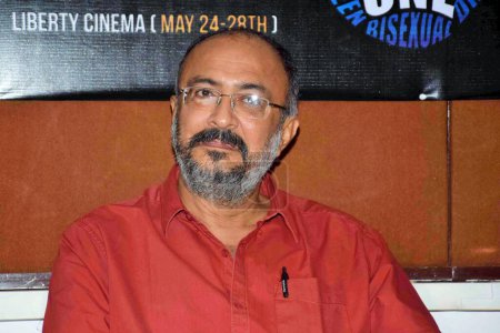 Foto de Anjum Rajabali, guionista indio, lanzamiento de la película Kashish, Mumbai, India, 17 de mayo de 2017 - Imagen libre de derechos