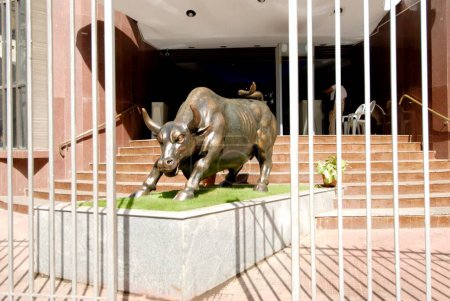 Stock exchange building ; statue of bull ; Fort ; Bombay Mumbai ; Maharashtra ; India