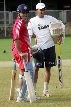 Foto de Master Blaster Sachin Tendulkar net practicando con su compañero de equipo Ajit Agarkar en Bombay Mumbai, Maharashtra, India - Imagen libre de derechos