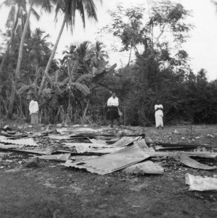 Foto de Destrucción causada por disturbios entre hindúes y musulmanes en Noakhali Bengala Oriental, noviembre 1946, India - Imagen libre de derechos