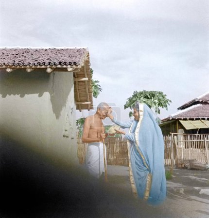 Téléchargez les photos : Mahatma Gandhi avec femme Parsi, Ashram Satyagraha, Wardha, Maharashtra, Inde, Asie, janvier 1942 - en image libre de droit