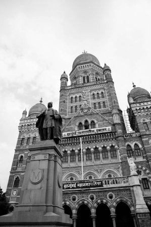 Photo for Pherozeshah Mehta statue, Bombay Municipal Corporation Building, Mumbai, Maharashtra, India, Asia - Royalty Free Image