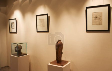 Photo for Terracotta sculpture of the legendry sculptor Himmat Shah , Master piece of Indian art , clay , Heads , Show at Bombay Art Gallery 2005 , Only to be used for editorial purposes , Bombay Mumbai ,  Maharashtra , India - Royalty Free Image