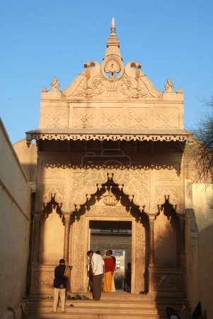 Foto de Puerta de entrada de Nidhivan en Vrindavan, Varanasi, Uttar Pradesh, India - Imagen libre de derechos