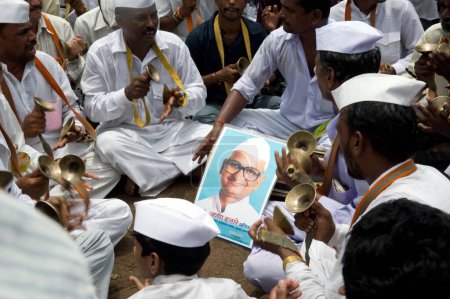 Foto de Anna Hazare Defensores del activista anticorrupción mumbai Maharashtra India Asia - Imagen libre de derechos