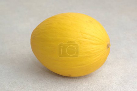 Téléchargez les photos : Food , fruit , Golden yellow color sweet honey dew melon - en image libre de droit