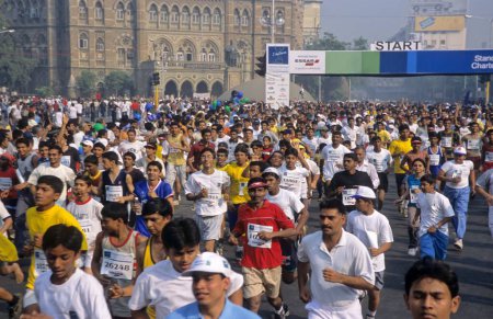 Foto de Personas Participar en la carrera maratón mumbai, Bombay mumbai, maharashtra, India 2005 - Imagen libre de derechos