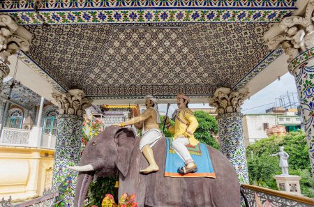Téléchargez les photos : Sculpture, temple parshwanath jain, kolkata, bengale occidental, Inde, asie - en image libre de droit