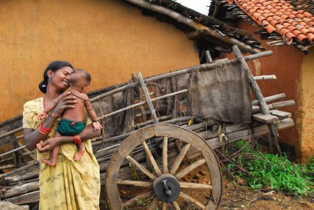 Téléchargez les photos : Ho tribus mère avec bébé, Chakradharpur, Jharkhand, Inde - en image libre de droit