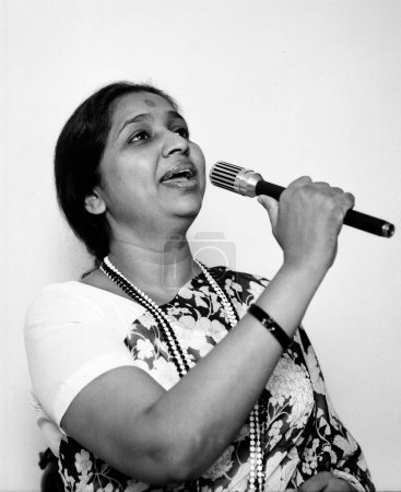 Téléchargez les photos : Chanteuse indienne de contreplaqué, asha bhosle, mumbai, maharashtra, Inde, asie - en image libre de droit