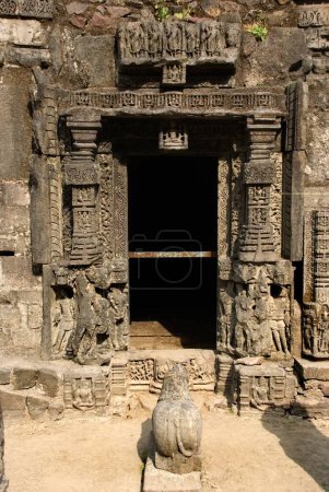 Foto de Patrimonio de la humanidad por la UNESCO Champaner Pavagadh; Templo de Lakulisha construido en el siglo 10-11 dC contiene imágenes finas de Lakulisha; Dakshinamurti; Brahma; Vishnu; Shiva; Indra; Gajendramoksha; Champaner; Distrito de Panchmahals; Estado de Gujarat; India ; - Imagen libre de derechos