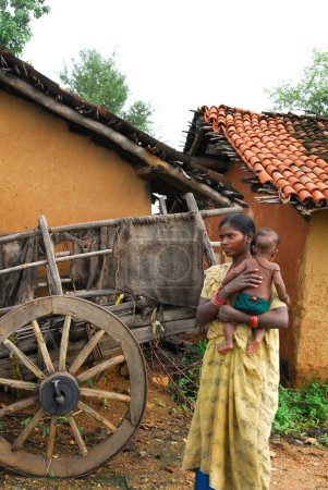 Téléchargez les photos : Ho tribus mère avec bébé, Chakradharpur, Jharkhand, Inde - en image libre de droit
