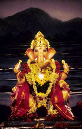 Téléchargez les photos : Idole du seigneur ganesha à Bombay au maharashtra Inde Asie - en image libre de droit