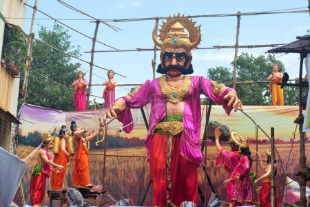 Téléchargez les photos : Seigneur Rama tuer décoration démon, festival ganpati, pune, Maharashtra, Inde, Asie - en image libre de droit